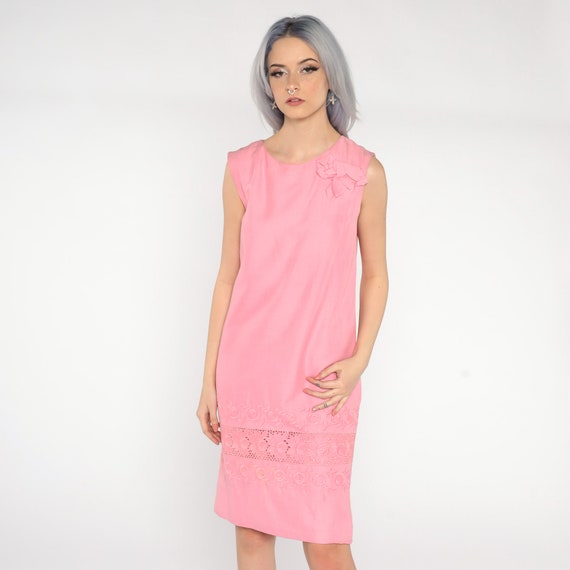 Embroidered Floral Dress 60s Shift Mini Dress Mod Pink Embroidery 1960s Boho Vintage Sleeveless MiniDress Twiggy Small Medium