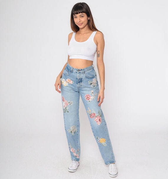 90s Floral Jeans Light Wash Blue Tapered Mom Jeans Button Fly High Waisted Denim Pants Vintage 1990s Small Long 6 x 32
