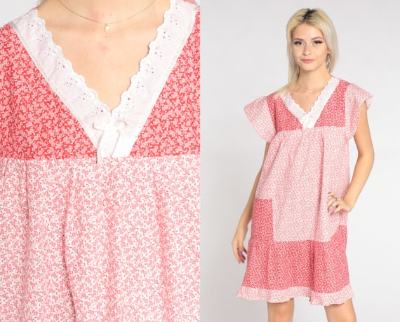 Calico Floral Dress 90s Mini Tent Dress Red White Flower Print Day Eyelet Lace Trim V Neck Cap Sleeve Summer Lounge Vintage 1990s Small S