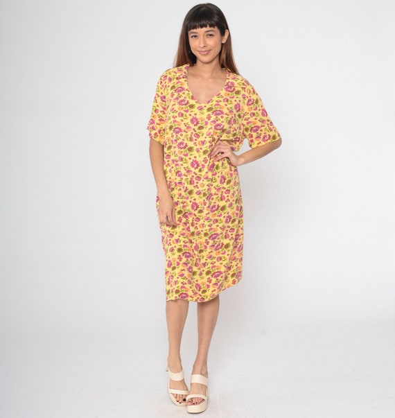70s Floral Shift Dress Yellow Berry Print Dress Knee Length Midi Retro Hippie Short Sleeve Boho Fruit Pattern Vintage 1970s Medium Large
