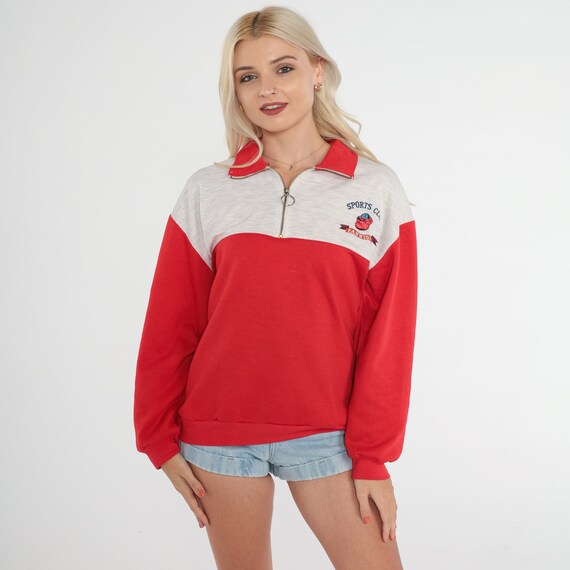 Quarter Zip Sweatshirt 90s Pullover Sweater Red Grey Color Block Embroidered Bulldog Sports Club Fashion Ring Pull Vintage 1990s Medium M