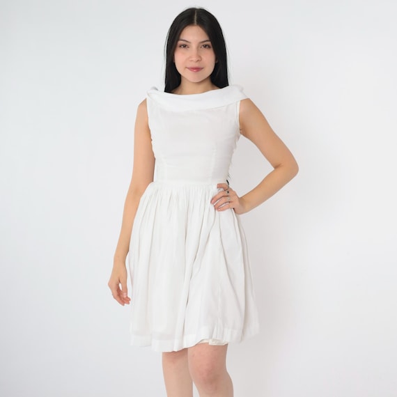Vintage 60s Mini Dress White Flared Pleated Skater Dress High Waisted Plain Sleeveless Rink Tie Back Fit and Flare 1960s Extra Small xs