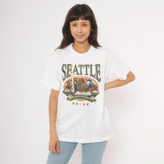 90s Seattle Washington Souvenir Tee White Cotton Graphic City Skyline Space Needle Tourist Shirt Travel Destination Vintage Top Large L