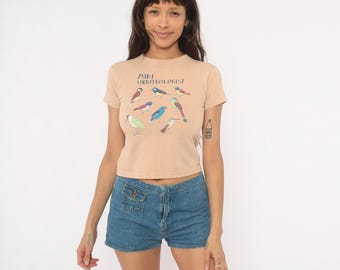 Y2K Vogel Baby Tee Mini Ornithologe Grafik 2000er Jahre Cropped Baumwolle Tan Natur Print Sand Beige Neuheit Quirky Top Camel Shirt Extra Small XS
