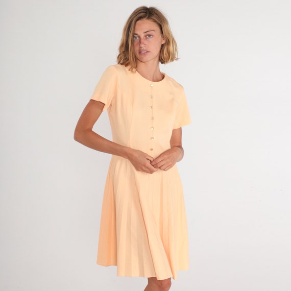 Peach Dress 70s Pleated Day Dress Button Up Short Sleeve High Waisted Secretary Knee Length Midi Shirtwaist Vintage 1970s Medium Large