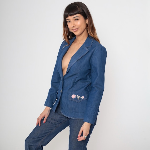 Embroidered Denim Blazer 70s Vintage Pink Rose Floral Blue Jean Jacket Two Button Cotton Deep V Neck Western Cowgirl Pocket Boho Medium M