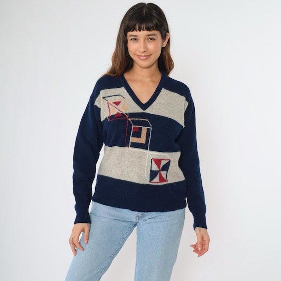 Vintage 80s Geometric Sweater Medium Striped V-Neck Cube Design Navy Blue Grey Graphic Wool Pullover 1980s Size M Unisex