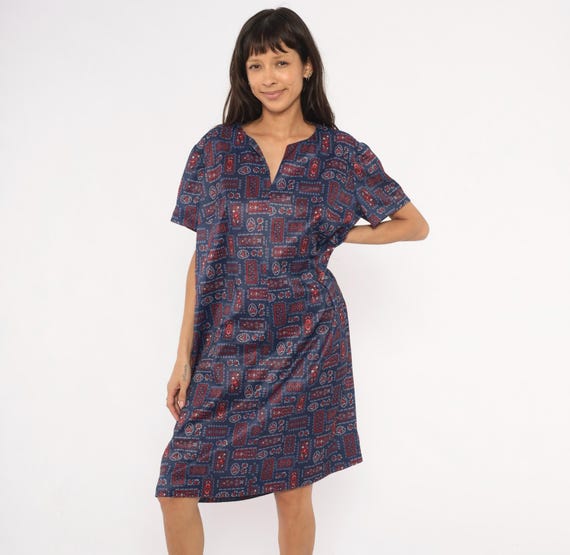 70s Bandana Print Shift Dress Navy Red Patchwork Floral Short Sleeve V Notch Neckline Relaxed Fit Folk Pattern Vintage Summer Extra Large XL