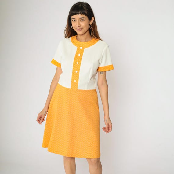 Vintage 60s Mod Dress 70s Orange White A-Line Dress Geometric Print Retro Space Age Go Go Short Sleeve Knee Length 1960s Low Waist Medium M