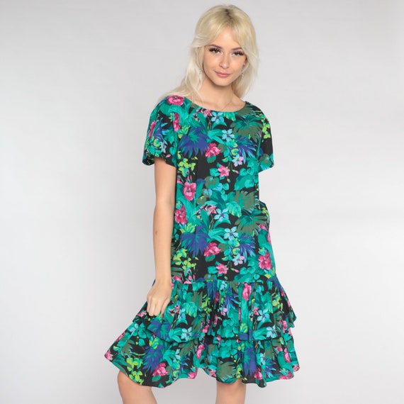 Tropical Mini Dress 90s Hawaiian Floral Leaf Print Tiered Ruffle Flounce Short Sleeve Drop Waist Low Open Back Bow Vintage 1990s Medium