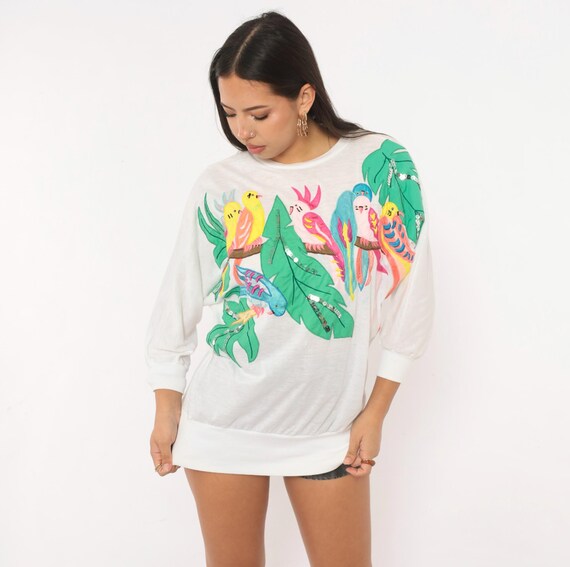 90s Parrot Applique Tee White Cotton Tropical Bird Sequin Palm Leaf Graphic Dolman Sleeve Boxy Slouchy Green Pink Cockatoo Vintage Medium M