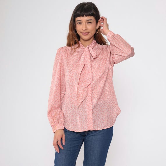 80s Pink Pussy Bow Blouse Floral Ditsy Tie Neck Long Sleeve Secretary Office Vintage Work Top Coral White Feminine Professional Medium M
