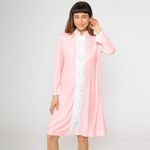 Camisón de encaje con bordado floral de los años 80, rosa bebé, midi, largo, abotonado, para dormir, manga larga, vintage, años 80, talla mediana, M
