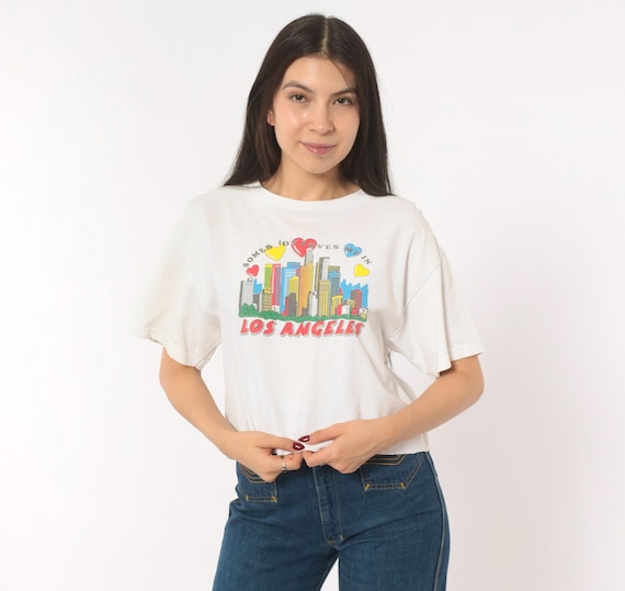 Somebody Loves Me In Los Angeles Crop Tee 2000s City Skyline Hearts White Baby Top Cropped Tourist Travel Shirt Vintage Small S Medium M