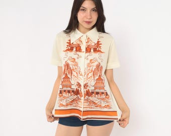 70s Pagoda Print Blouse Cream Orange Border Short Sleeve Shirt Willow Tree Bridge Scenic Landscape Top Disco Summer Spring Vintage Medium M