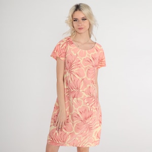 Tropisches Blumenkleid Y2K Minikleid Pink Hawaiianisches Blumendruckkleid Kurzarm Etuikleid 00er Jahre Vintage Retro Sommer Botanischer Tag Kleine S