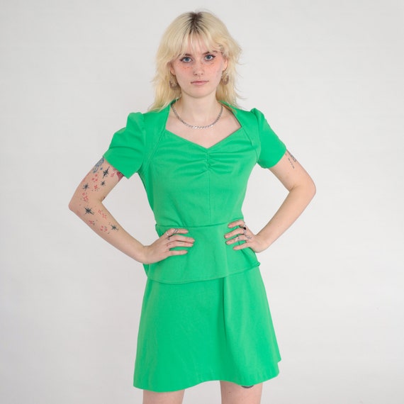 Green Mini Dress 70s Mod Puff Sleeve Dress V Neck High Waisted Party Spring Green Vintage Peplum Ruched Simple Plain Dress 1970s Small