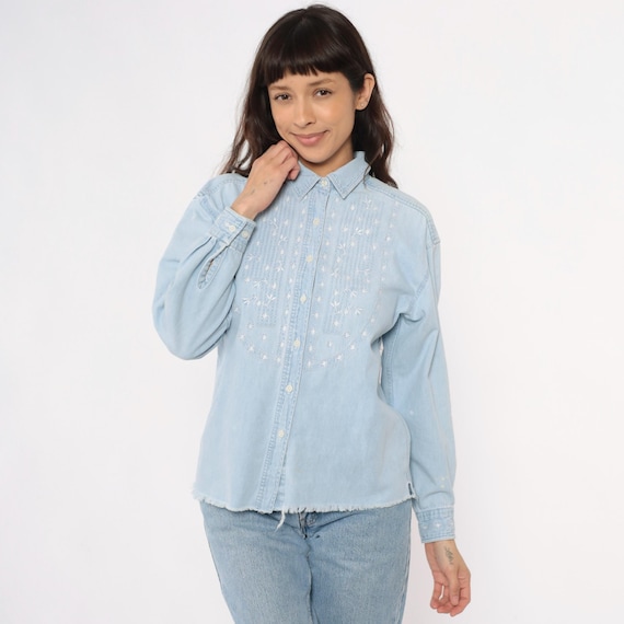 Embroidered Chambray Shirt 90s ll bean Light Blue Floral Cotton Button Front Long Sleeve Collared Vintage Minimalist Top Distressed Small S