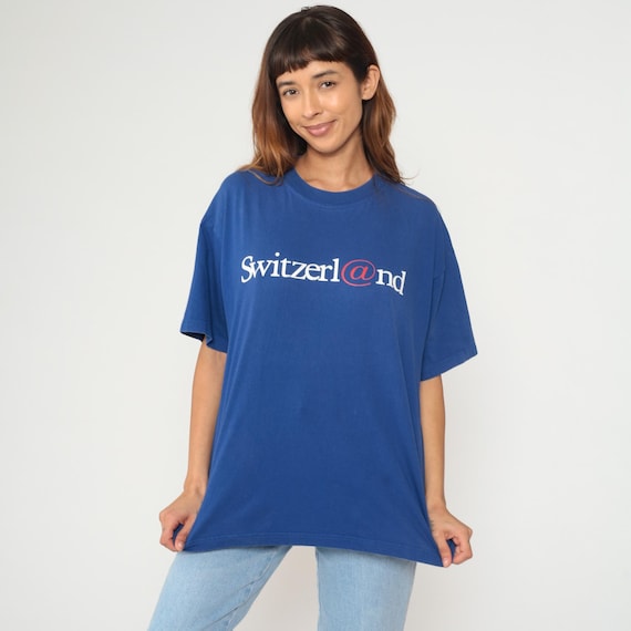 Y2K Switzerland Tee Graphic Blue Cotton T Shirt Text Print Logo Vintage Travel Country Tourist Souvenir Europe Swiss Alps Crewneck Medium M