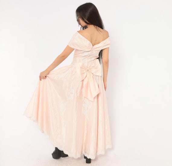 80s Blush Lace Gown Off Shoulder Sweetheart Neckline Fitted Bodice Full Skirt Bow Back Applique Floral Beaded Pink Princess Maxi Medium M