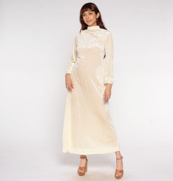 60s Velvet Dress Cream Ivory Turtleneck Long Sleeves Lace Trim Maxi Romantic Feminine Winter Holiday Party Renaissance Revival 70s Medium M