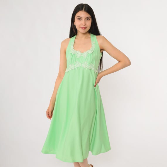 70s Summer Dress Green Garden Party Halter Neck Floral Lace Trim Midi Length Flowy Skirt Pastel Day Dress Romantic Style Medium M