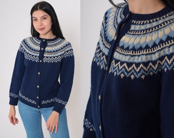 Cardigan en laine des années 70, pull islandais bleu marine, pull en tricot boutonné, imprimé zigzag rayé, jacquard bohème nordique, vintage des années 1970, petit S