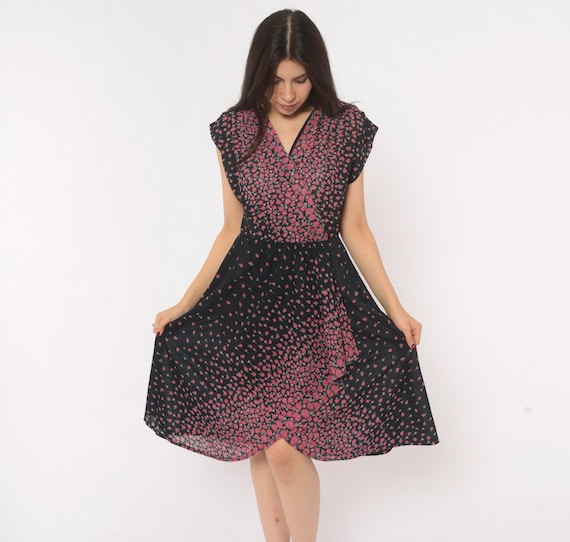 70s Falling Floral Frock Black Pink Gradient Petal Print V Neck Wrap Bodice Cap Sleeve Sheer Scattered Bloom Dark Vintage Dress Medium M
