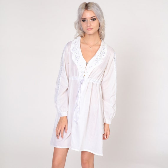 White Babydoll Robe Dress 70s Open Front Mini Dress Floral Embroidered Lace Trim Long Sleeve Collared Vintage 1970s Extra Small XS S