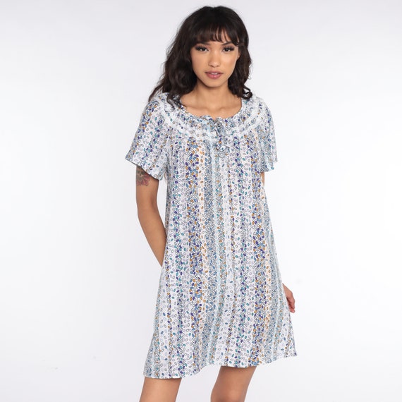 Boho Tent Dress 1970s Mini Dress Tropical Leaf Print Dress White Purple 70s Vintage Short Sleeve Bohemian Retro Dress Medium