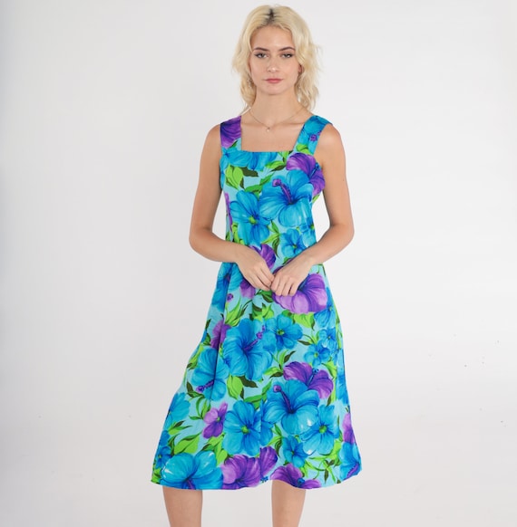 Tropical Sundress 70s Hawaiian Floral Dress Sleeveless Hibiscus Flower Print Knee Length Midi Blue Purple Green Cotton Vintage 1970s Small S