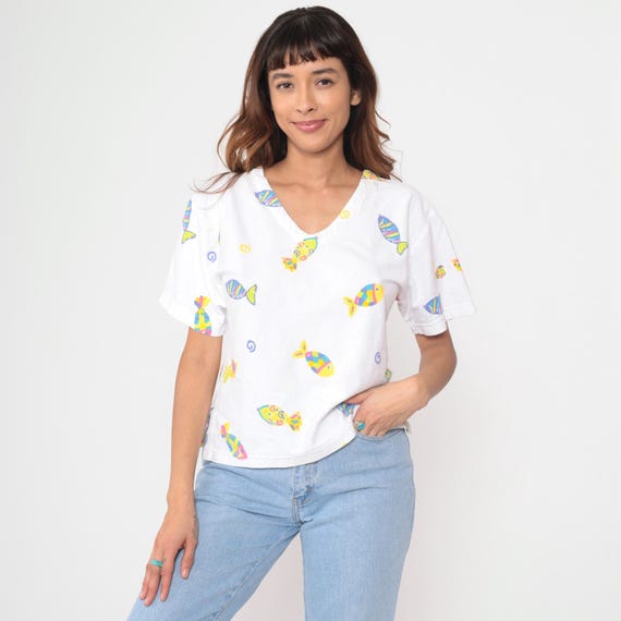 Fish Print Shirt 90s White Colorful V Neck Short Sleeve Boxy Fit Vintage Ocean Theme Sea Life Graphic Nautical Print Summer Beach Medium M