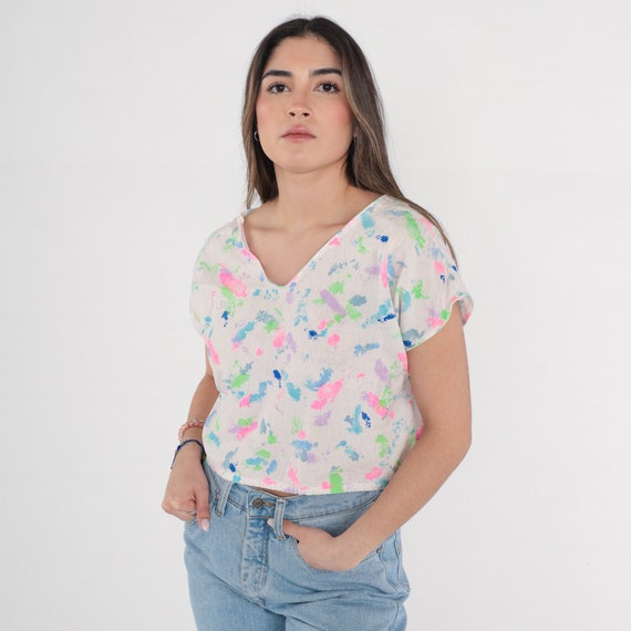 80s Crop Top Neon Paint Splatter Shirt V Neck Summer Cropped Blouse Retro Short Cap Sleeve White Pink Button Back Vintage 1980s Medium M