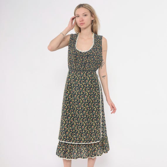 70s Apron Dress Floral Calico Navy Blue Cotton Lace Trim Cottagecore Waist Prairie Vintage Summer Sundress Country Farm Americana Medium M