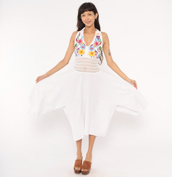 Embroidered Halter Dress 90s White Cotton Floral Handkerchief Hem Crochet Waist Colorful Folk Flower  Midi Prairie Summer Vintage Medium M