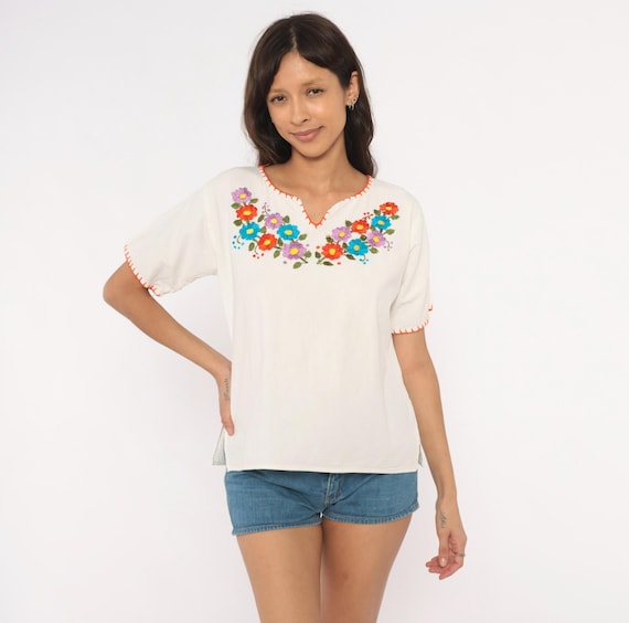 Floral Embroidered Blouse 90s Mexican Peasant Top White Cotton Rainbow Flower Cottagecore Prairie Folk Festival Summer Shirt Medium M