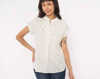 70-talsblus med geometriskt mönster, vit, kortärmad, mandarinkrage, spritt mönster, grå, sommarvårskjorta, boxig passform, Nerdcore, vintage, medium, M