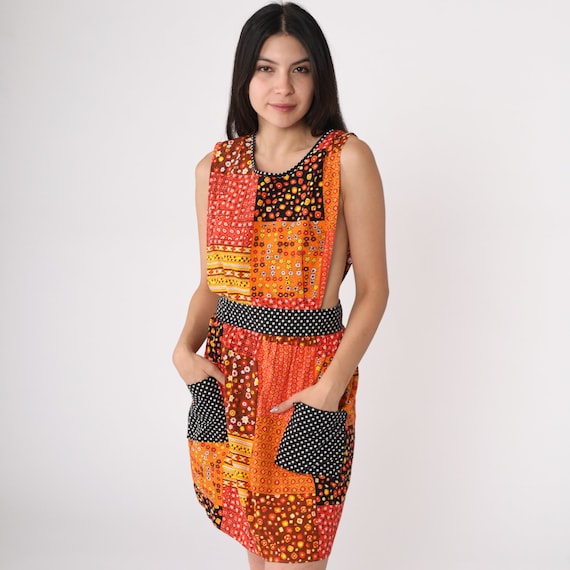 Patchwork Apron Dress Vintage 70s Orange Floral Print Mini Wrap Dress Red Open Back Pinafore Sundress High Waist Sleeveless 1970s Small s