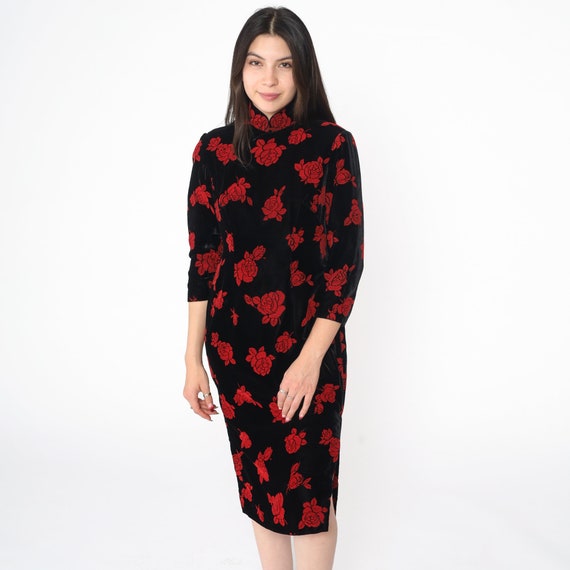 Velvet Cheongsam Dress 90s Black Floral Asian Mandarin Collar Red Rose Print Party Midi Going Out Cocktail 3/4 Sleeve Vintage 1990s Small