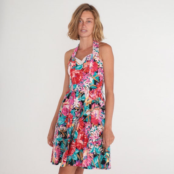 Floral Sundress 80s Mini Halter Dress Sweetheart Neckline Sleeveless High Waisted Full Skirt Open Back Day Sun Dress Vintage 1980s XS S