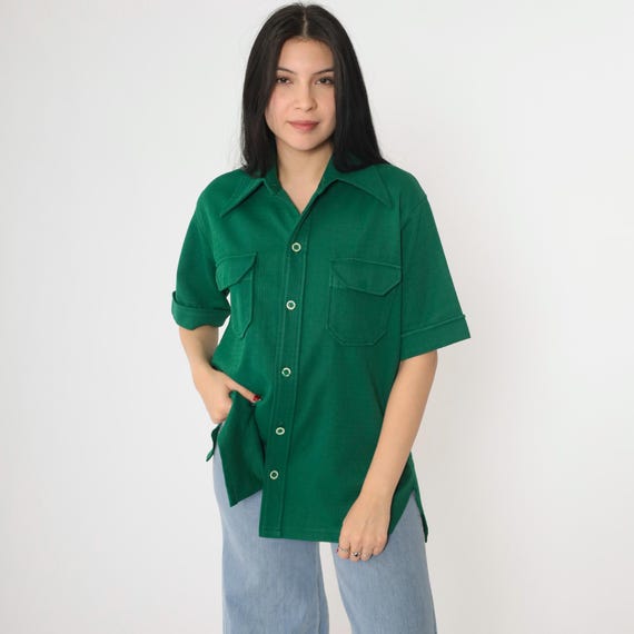 Vintage 70s Green Shirt Button Up Collared Shirt Topstitch Dagger Collar Retro Short Sleeve Plain Pocket 1970s Men's Medium Women's L