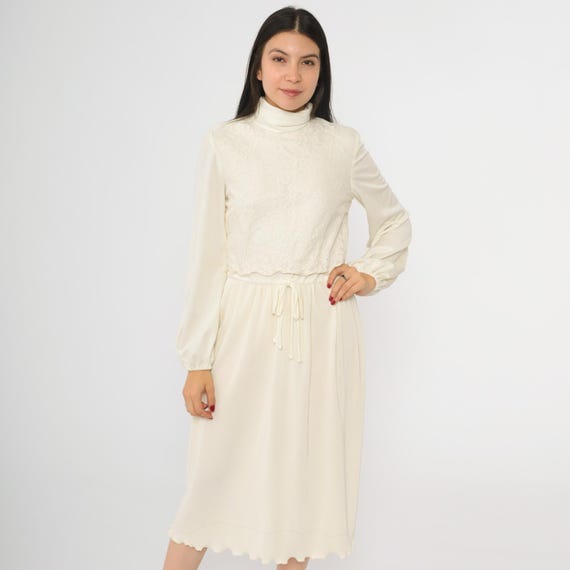 70s Cream Lace Midi Dress Vintage Boho Victorian Pleated Turtleneck Dress 1970s Bohemian High Waist Long Sleeve Lettuce Edge Hem Small S