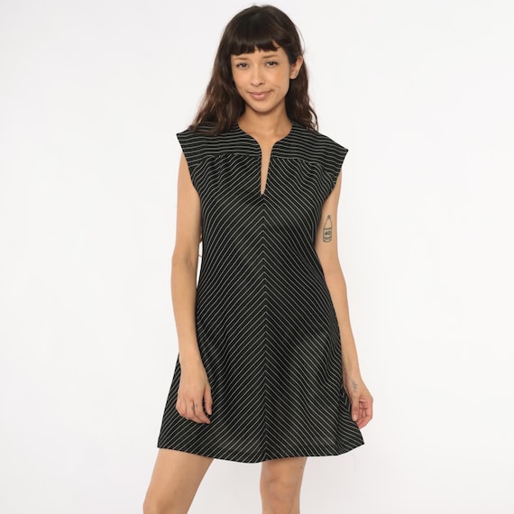 Gothic Mini Mod 70s Dress Black White Chevron Stripe Shift Sleeveless Pinstripe Vintage Cap Sleeve Grunge Whimsigoth Alt Witchy Medium M