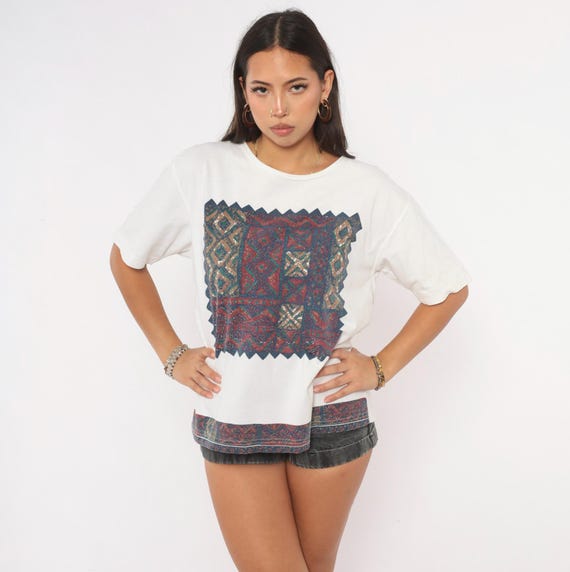 90s Southwestern Graphic Tee White Cotton Boxy Fit Top Burgundy Geometric Tapestry Short Sleeve Kilim Blanket Design Shirt Vintage Large L