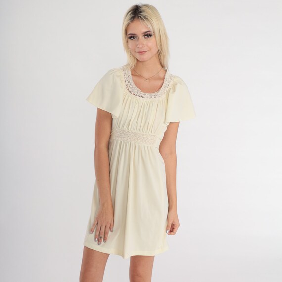 70s Babydoll Dress Cream Mini Dress Macrame Trim Flutter Sleeve Empire Waist Bohemian Minidress Retro Summer Day Dress Vintage 1970s Small S