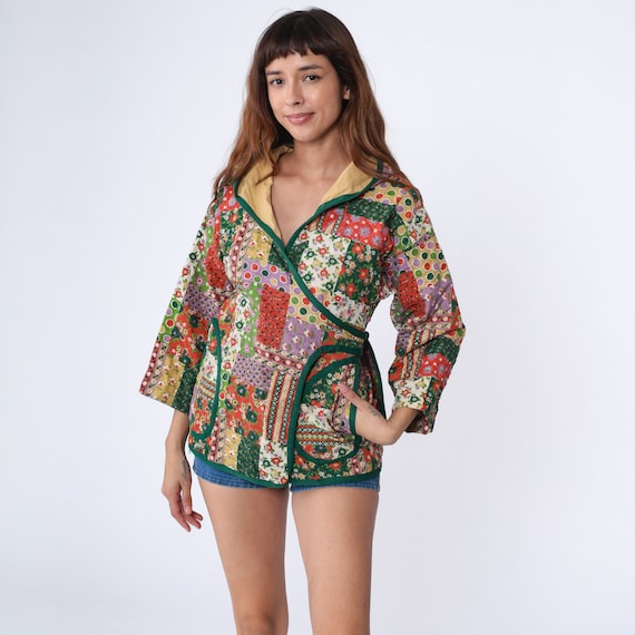 70s Patchwork Floral Jacket Quilted Hooded Jacket Wrap Hood Coat Hoodie Boho Hippie Coat Jacket 1970s Vintage Bohemian Green Red Small