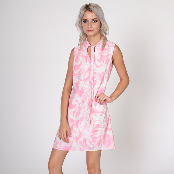 60s Mod Dress Brushstroke Ascot Dress Pink White Mini Gogo Shift 70s Vintage Necktie Dress Sixties Keyhole Twiggy Dress Sleeveless Small S