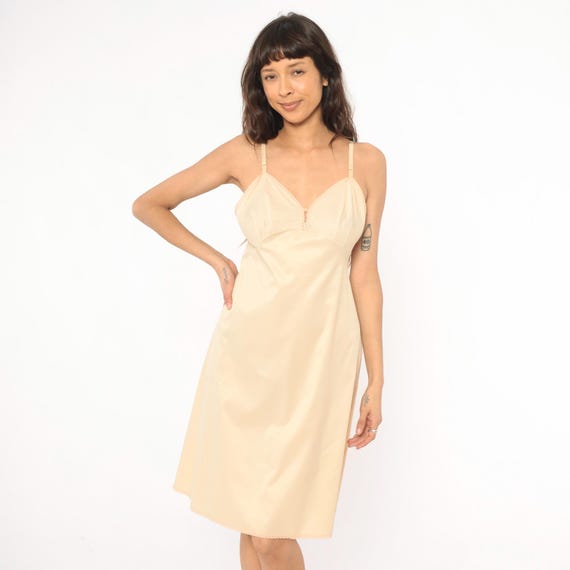 Nude Vanity Fair Slip Dress 70s Cream Nylon V Neck Knee Length Spaghetti Strap Camisole Beige Lingerie  Ivory Nightgown Vintage Medium M