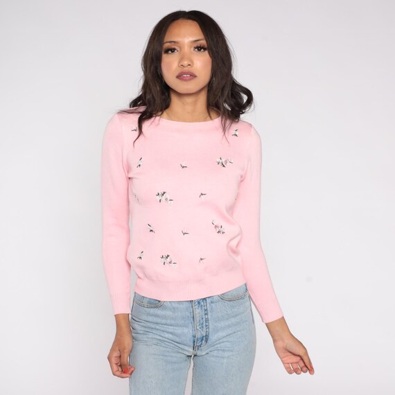 70s Pink Sweater Vintage Embroidered Floral Knit Long Sleeve Pullover Soft Acrylic Feel Pastel Cottagecore Lightweight Knit Top Small S