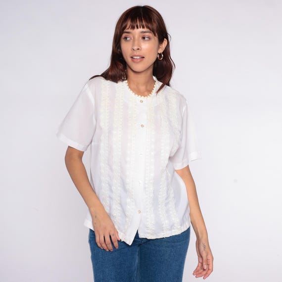 70s White Blouse Lace Trim Embroidered Button Front Prairie Cottagecore Sheer Pearl Buttons Scalloped Neckline Vintage Summer Top Large L